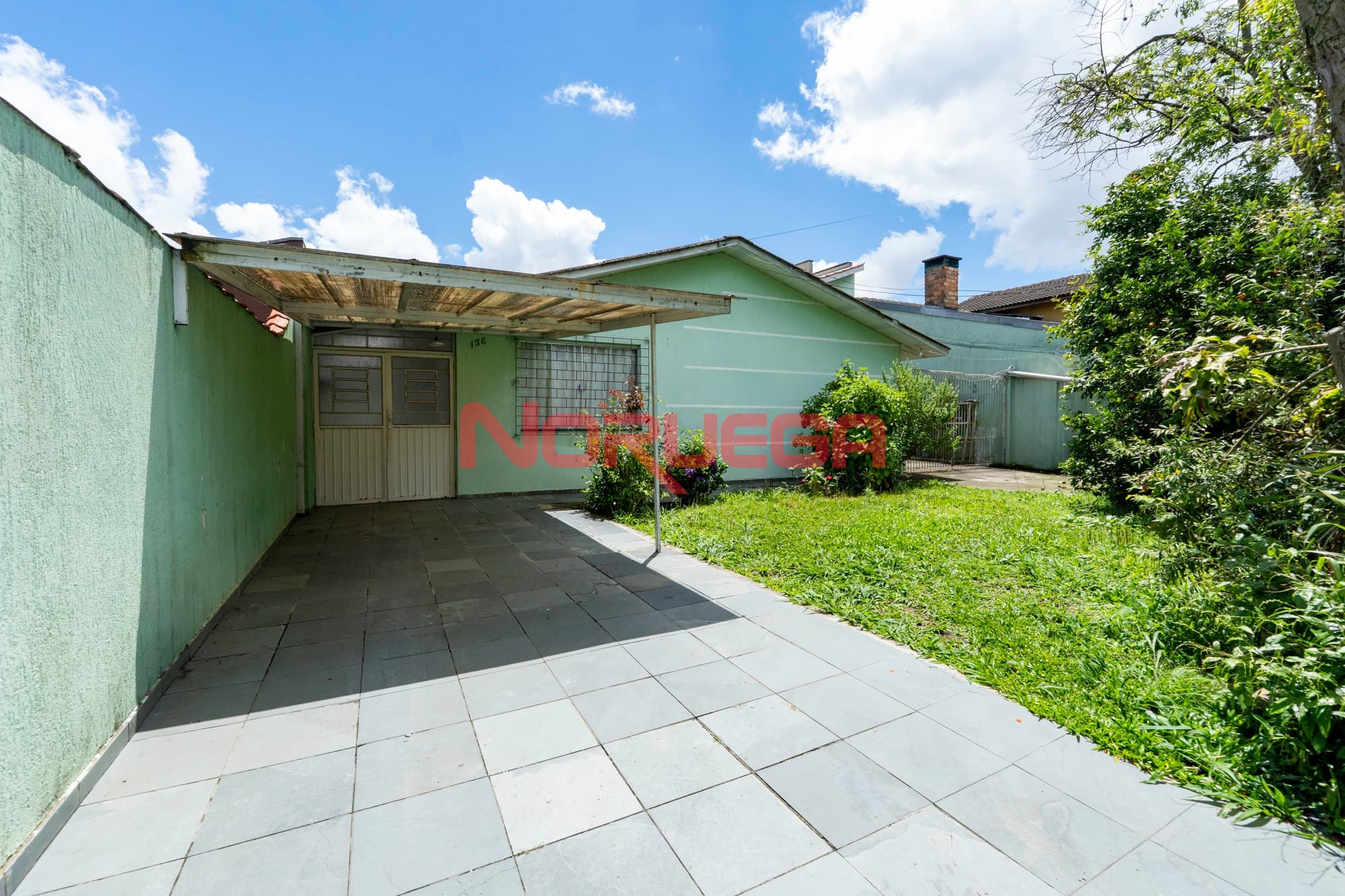 Aluguel de casa com 2 quartos e vaga de garagem em Curitiba-PR, no bairro Cajuru: aproveite já!